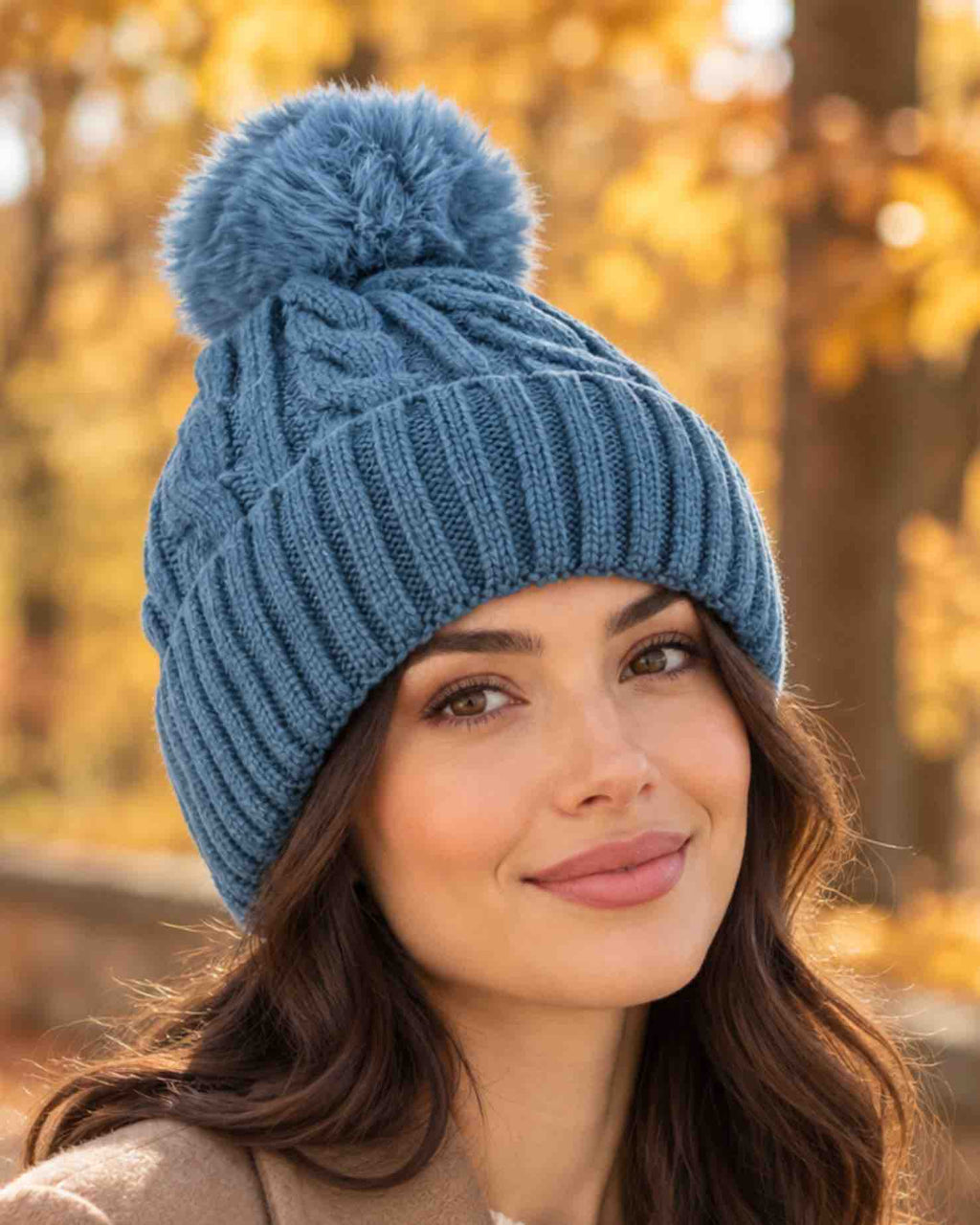 Damen Strickmütze mit Bommel – weich & gefüttert