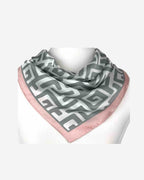 Nickituch mit geometrischem Muster - Labirint