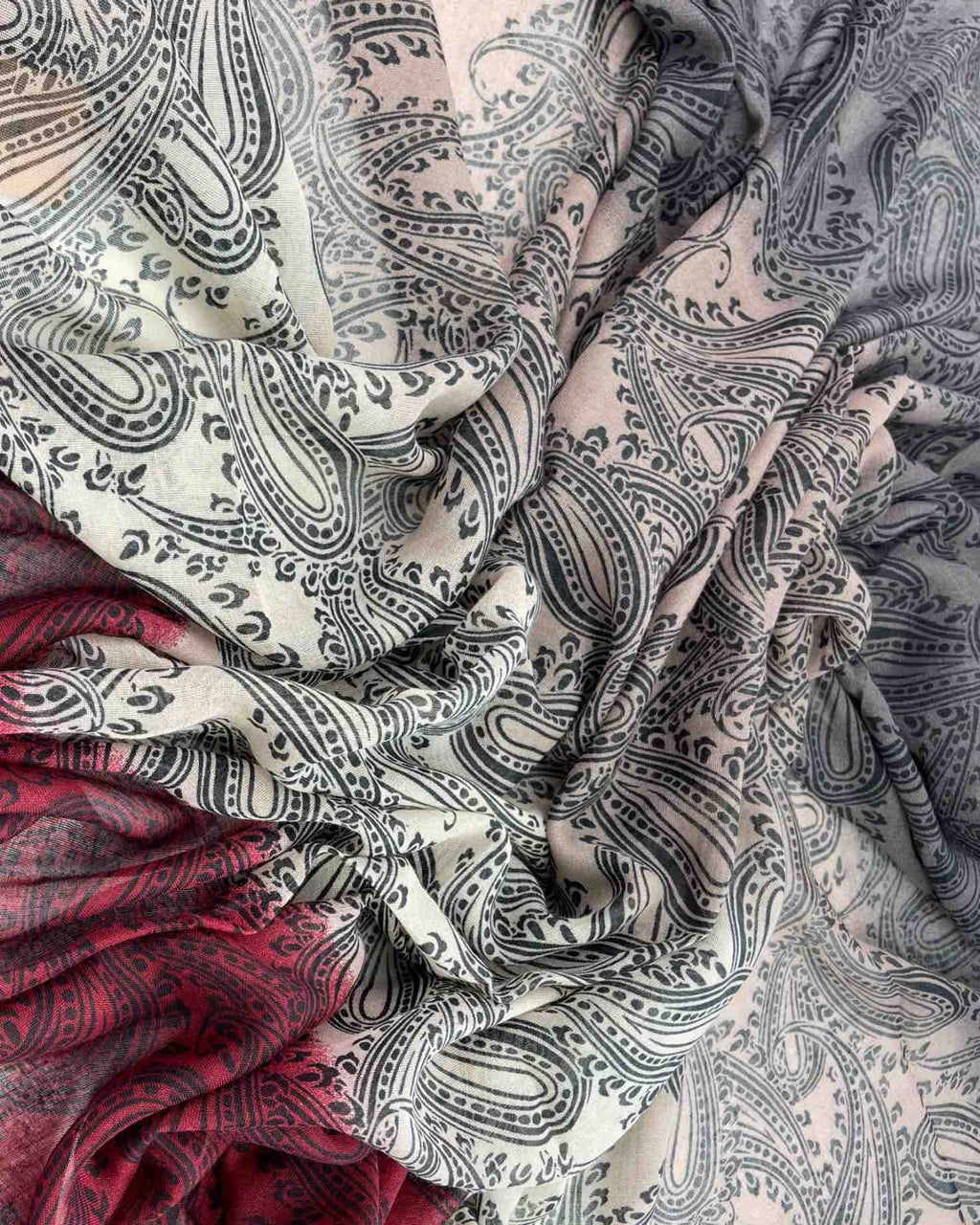 Damen Schal mit Paisley Muster