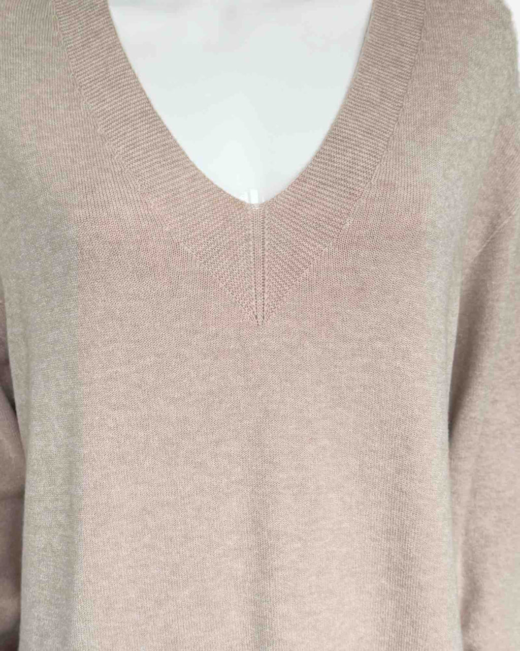 Damen Feinstrickkleid mit V-Ausschnitt – Made in Italy
