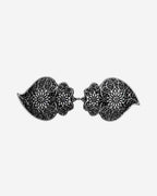 Deko-Clip in Tropfenform mit Blumenornament – silberfarben